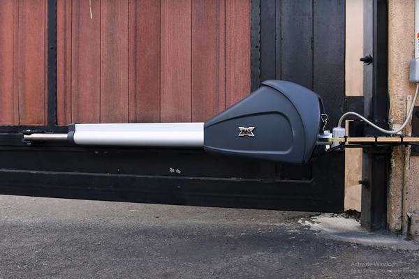 Actuator-Style Swing Gate Systems