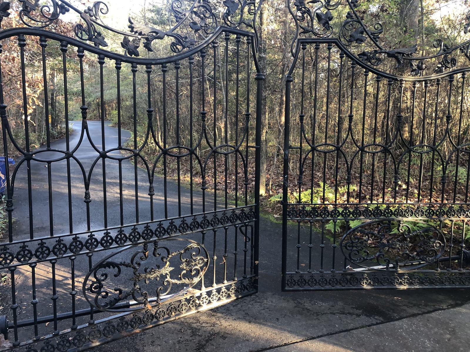Actuator-Style Swing Gate Systems